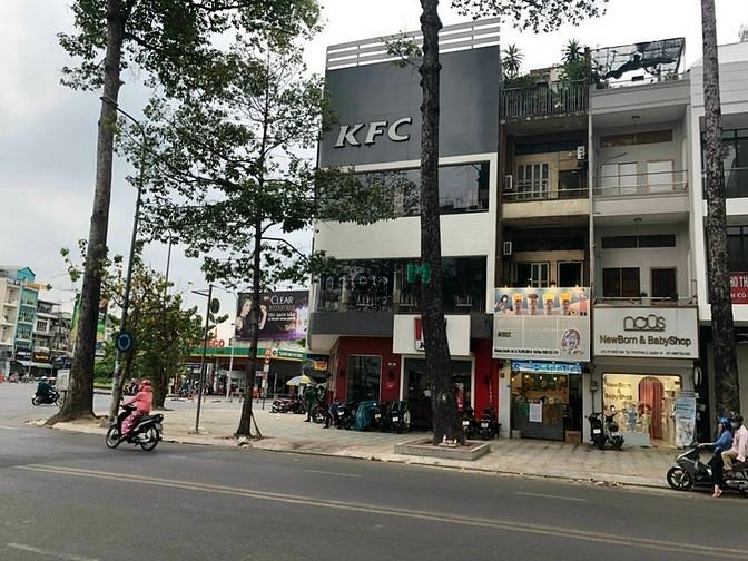 Hình ảnh Nhà đẹp 4 tấm mới , 4.5 x 7m hẻm thông thoáng 4m