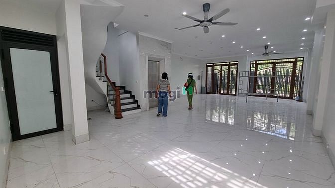 Hình ảnh nhà Ngõ 17 Lê Văn Thiêm-100mx5 Tầng