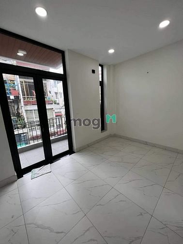 Hình ảnh MT Tân Bình, Giáp Q.10, 92m, 6 Tầng, 8PN, 9WC, Thang Máy, Nở Hậu.
