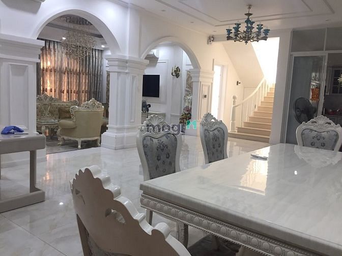 Hình ảnh Villa Thảo Điền full nội thất thích hợp ở_4200$ bao thuế