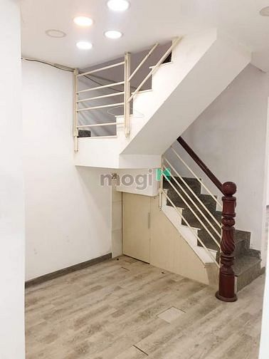 Hình ảnh Một căn duy nhất Trung tâm GV P7, 2 tầng BTCT,  Giá Chỉ 4,9 TỶ TL.