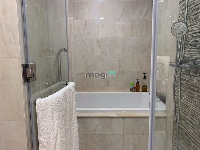 Hình ảnh 2PN Full nội thất Vinhomes Golden River, tầng cao