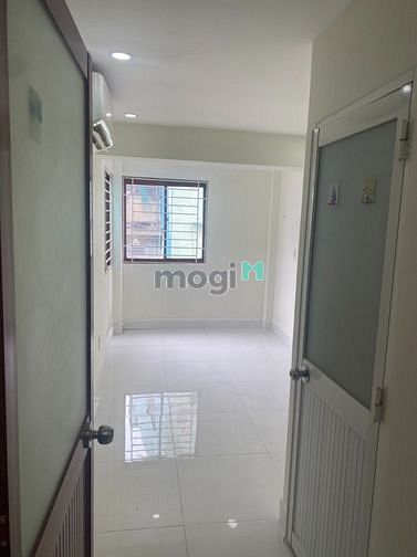 Hình ảnh Bán nhà hẻm Bạch Vân 2 lầu st 3pn 4wc Q5 chỉ 2.5 tỷ
