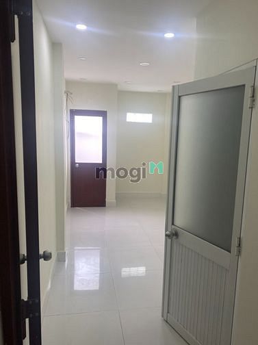 Hình ảnh Bán nhà hẻm Bạch Vân 2 lầu st 3pn 4wc Q5 chỉ 2.5 tỷ