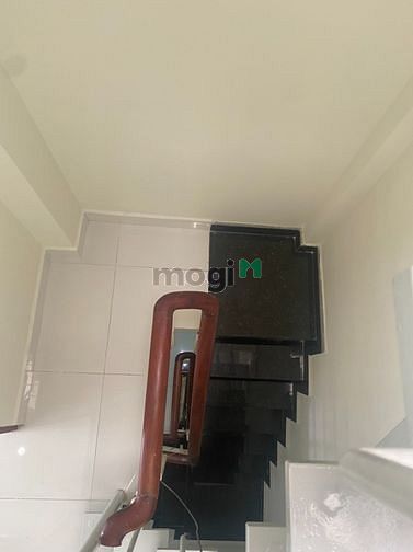 Hình ảnh Bán nhà hẻm Bạch Vân 2 lầu st 3pn 4wc Q5 chỉ 2.5 tỷ