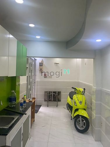 Hình ảnh Bán nhà hẻm Bạch Vân 2 lầu st 3pn 4wc Q5 chỉ 2.5 tỷ