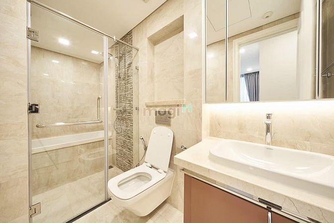 Hình ảnh Căn Vinhome Golden River Ba Son 69M2 2PN view Landmark không che