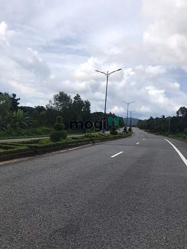 Hình ảnh Làm lụng cả đời không bằng tiền lời lô đất.