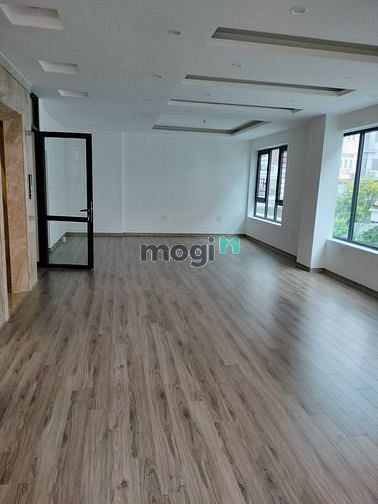 Hình ảnh Cho thuê nhà Nguyễn Xiển dt 80m2 4 tầng 1 hầm) . Giá 40tr/tháng/căn
