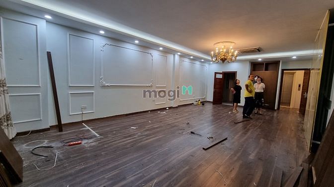 Hình ảnh Cho thuê nhà Nguyễn Xiển dt 80m2 4 tầng 1 hầm) . Giá 40tr/tháng/căn