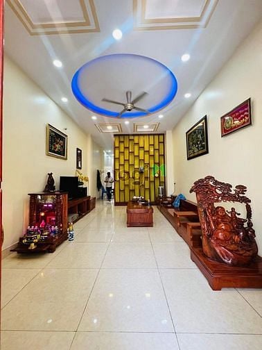 Hình ảnh RẺ NHẤT QUẬN 4 - Cả Nhà Cả Đất 83.5 TRIỆU/M2 - 4 Tầng Nhỉnh 5 Tỷ