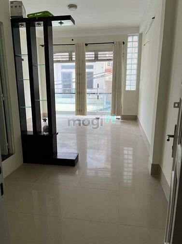 Hình ảnh HXH thông, sát mặt tiền CMT8, Q 10, 220m2, 12 tỷ.