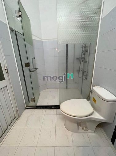 Hình ảnh HXH thông, sát mặt tiền CMT8, Q 10, 220m2, 12 tỷ.