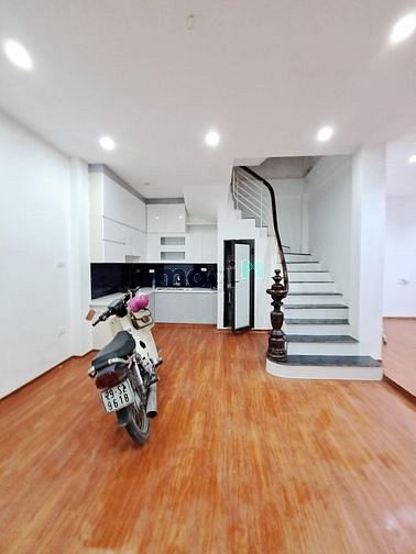 Hình ảnh Nhà đẹp Phú Đô 52m2, gần Phố, chỉ 5.15 tỷ