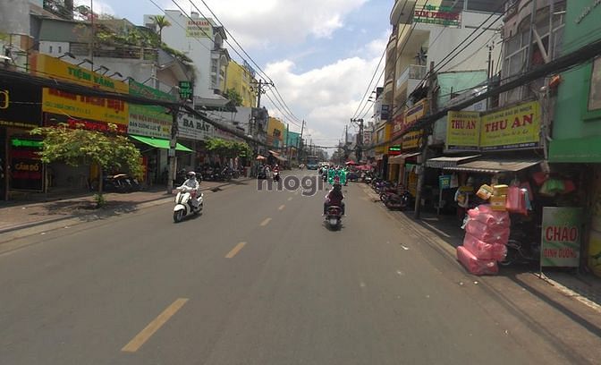 Hình ảnh Cho Thuê Nhà Mặt Tiền Đường CMT8, Quận 3