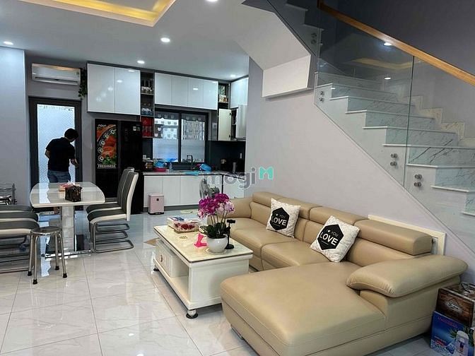 Hình ảnh Cho thuê nhà full nội thất River Park để ở