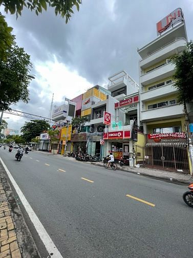 Hình ảnh Cho Thuê Biệt Thự Sân Vườn Đường Trần Quang Diệu, P14, Quận 3