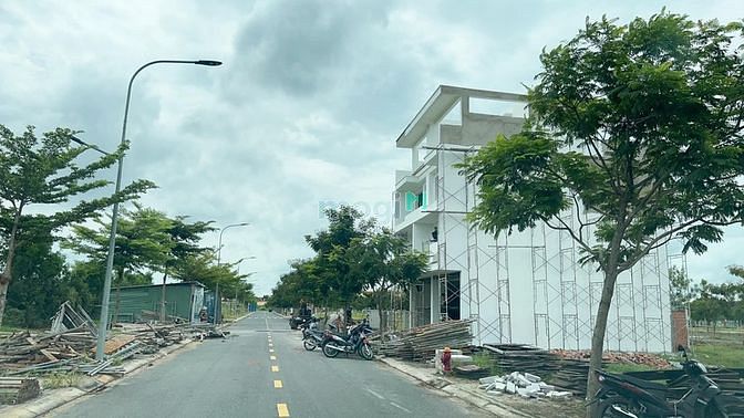 Hình ảnh Bán đất thổ cư 103m2, mặt tiền QL50 Thị xã Gò Công, SHR xây dựng tự do