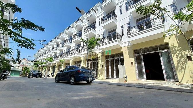 Hình ảnh Nhà ngay UBND Thạnh Lộc Q. 12 4 tầng, 4*18m, sổ riêng