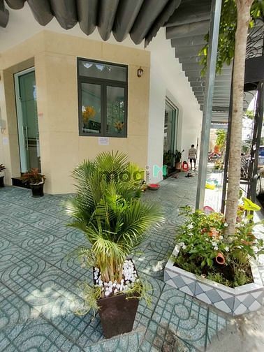 Hình ảnh Nhà ngay UBND Thạnh Lộc Q. 12 4 tầng, 4*18m, sổ riêng