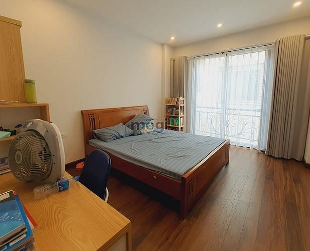 Hình ảnh Hơn 3 tỷ có nhà đống đa, 4 tầng, ba gác, sát phố, ở thích