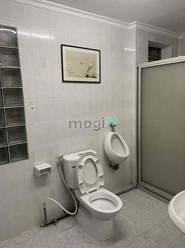 Hình ảnh Cho thuê nhà hẻm xe hơi Thành Thái 5pn 2wc Q10