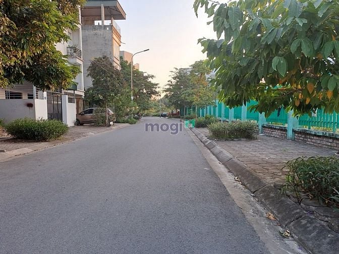 Hình ảnh Siêu Rẻ bán 40m2 đất mặt đường 13m khu TĐC Thượng Thanh gần đường 40m.