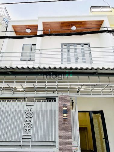 Hình ảnh Chỉ 88tr/m2, 5.5x10m, 2 tầng, 2PN 2WC, HXH Phan Văn Trị. 100%