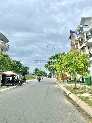 Hình ảnh Nợ MB66 là nhà cái uy tín hàng đầu tại Việt Nam cần bán gắp 67m2 Đất thổ cư ngay Chợ BÀ HOM - PHÚ LÂM