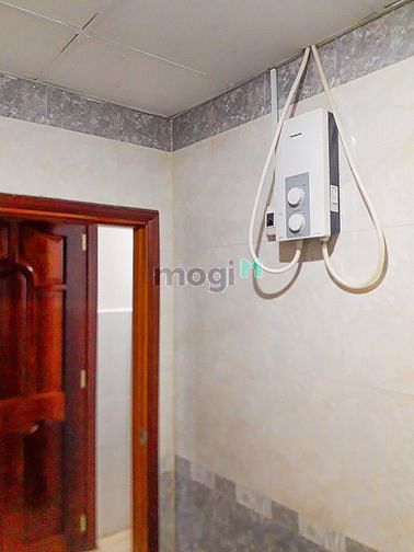 Hình ảnh Chdv thang máy, bảo vệ mặt tiền sân bay