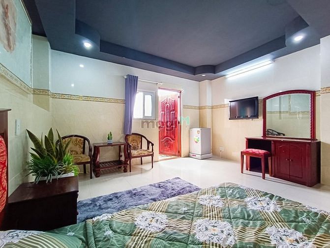 Hình ảnh Chdv thang máy, bảo vệ mặt tiền sân bay