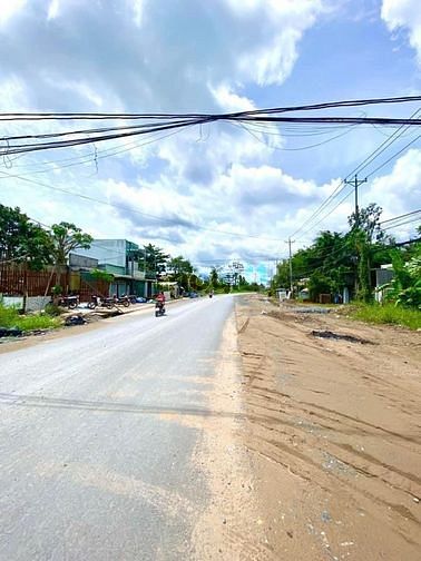 Hình ảnh Bán 1100m2 mặt tiền đường Hoàng Quốc Việt giá 32 Tỷ