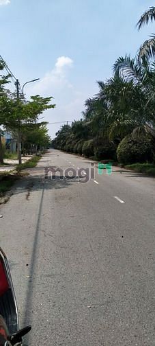 Hình ảnh Em chính chủ cần bán lô đất full thổ, view hồ sen, đường nhựa 14M