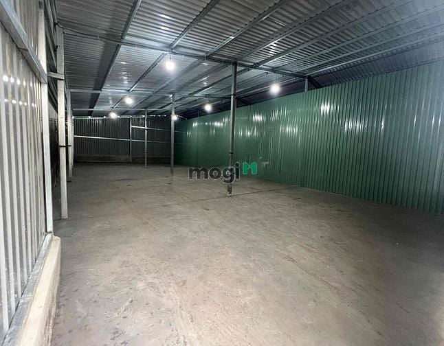 Hình ảnh Kho 350m2 Đường CÔNG Lê Trọng Tấn