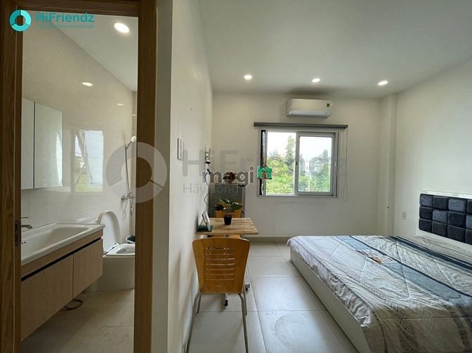 Hình ảnh Còn 1 Phòng Ban Công Trống Sẵn