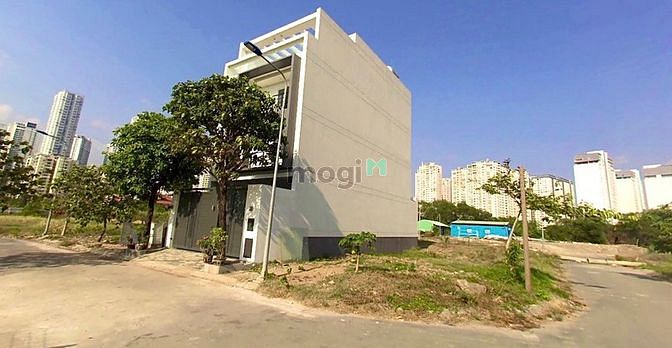 Hình ảnh Lô đất cực đẹp DT 85m2 giá 1.55tỷ ngay Trần Não Quận 2. Sổ Hồng Riêng