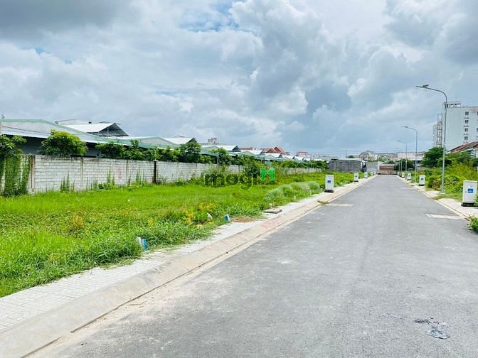 Hình ảnh Sang nhanh lô đất 105m2 giá rẻ 1.79tỷ ngay đường Muồng Tím Quận 2 SHR