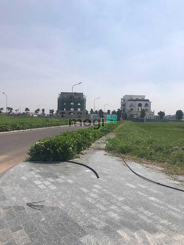 Hình ảnh Sang nhanh lô đất 105m2 giá rẻ 1.79tỷ ngay đường Muồng Tím Quận 2 SHR