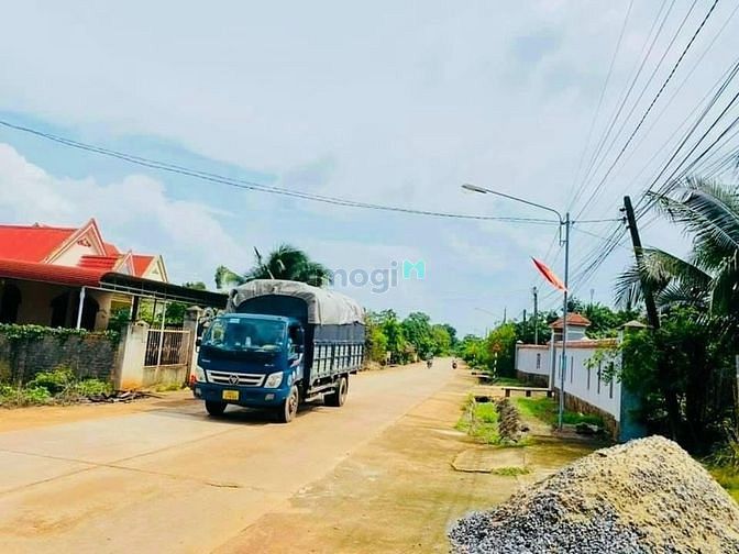 Hình ảnh Cần bán lô đất full thổ cư ngay trung tâm Định Quán, 750tr, SHR