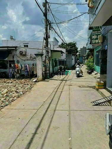 Hình ảnh Cuối Năm Kẹt Vốn Bán Đất Lớn 400m2 QL50 Bình Chánh Giá Hời SHR