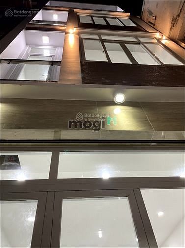 Hình ảnh Nhà mới xây, 2 lầu 2pn, hẻm 207/90B 3 tháng 2, p11, q10
