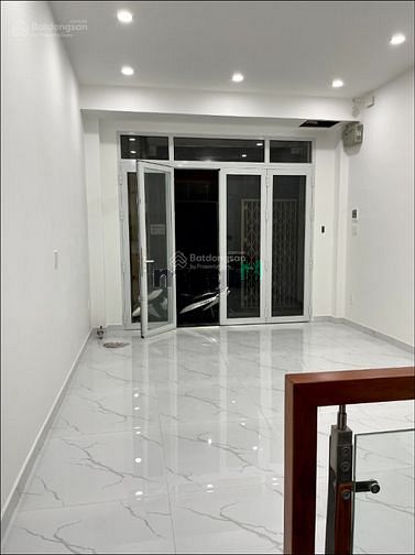Hình ảnh Nhà mới xây, 2 lầu 2pn, hẻm 207/90B 3 tháng 2, p11, q10