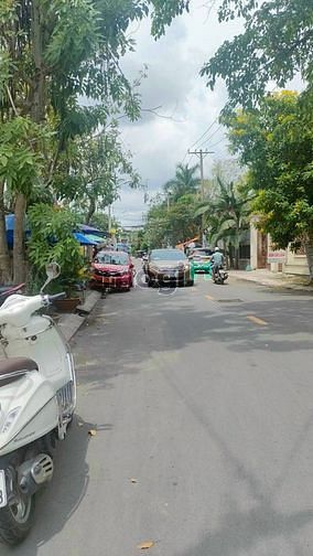 Hình ảnh Cần bán lô đất mặt tiền đường 18 Phạm Văn Đồng 2tỷ300/100m2, SHR, Thuý