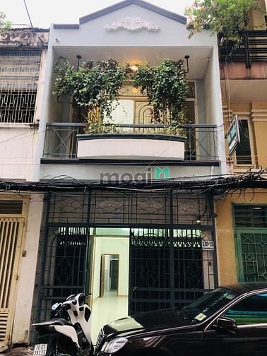 Hình ảnh Cần cho thuê gấp nhà 4PN ở Trần Hưng Đạo Quận 1