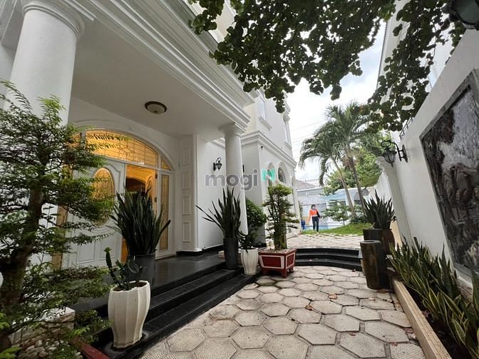 Hình ảnh Cần cho thuê biệt thư KDC Vạn Phát Hưng - 600m2, hồ bơi , 80tr/tháng