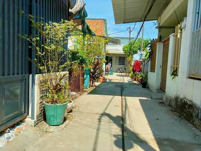 Hình ảnh Bán Miếng Đất Full Thổ Cư 56m2 Giá 299 Triệu Sổ Hồng Riêng Hóc Môn