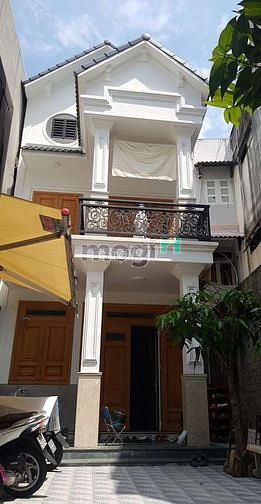 Hình ảnh Biệt thư sân vườn nhà mái thái