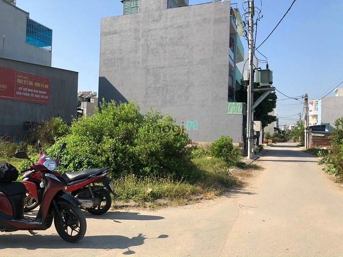 Hình ảnh Bán lô góc 2 mặt tiền phường phú hữu quận 9, 112m2 thổ cư giá 52tr/m2