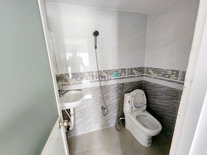 Hình ảnh - studio cửa sổ lớn full nội thất