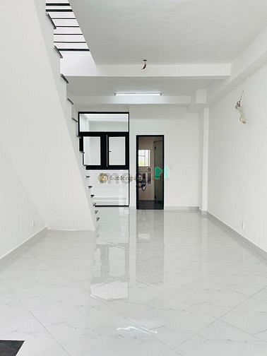 Hình ảnh Cho thuê nhà MT D5,q.Bình Thạnh; 4x22m, T-2L-ST, 5PN; 50tr/th